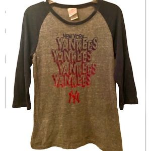 5th & Ocean vintage NY Yankees 3/4 length sleeve shirt ⚾️